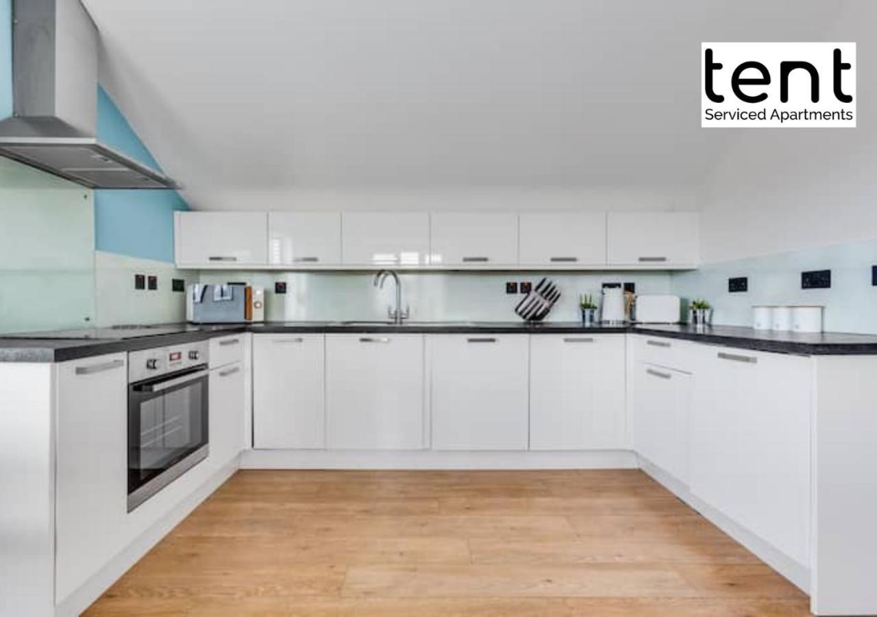 Stylish 1 Bed Apt , Central , Pkg, Perfect For Long Stays ايجهام المظهر الخارجي الصورة