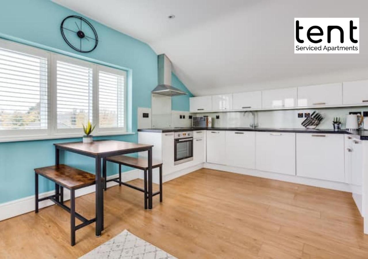 Stylish 1 Bed Apt , Central , Pkg, Perfect For Long Stays ايجهام المظهر الخارجي الصورة