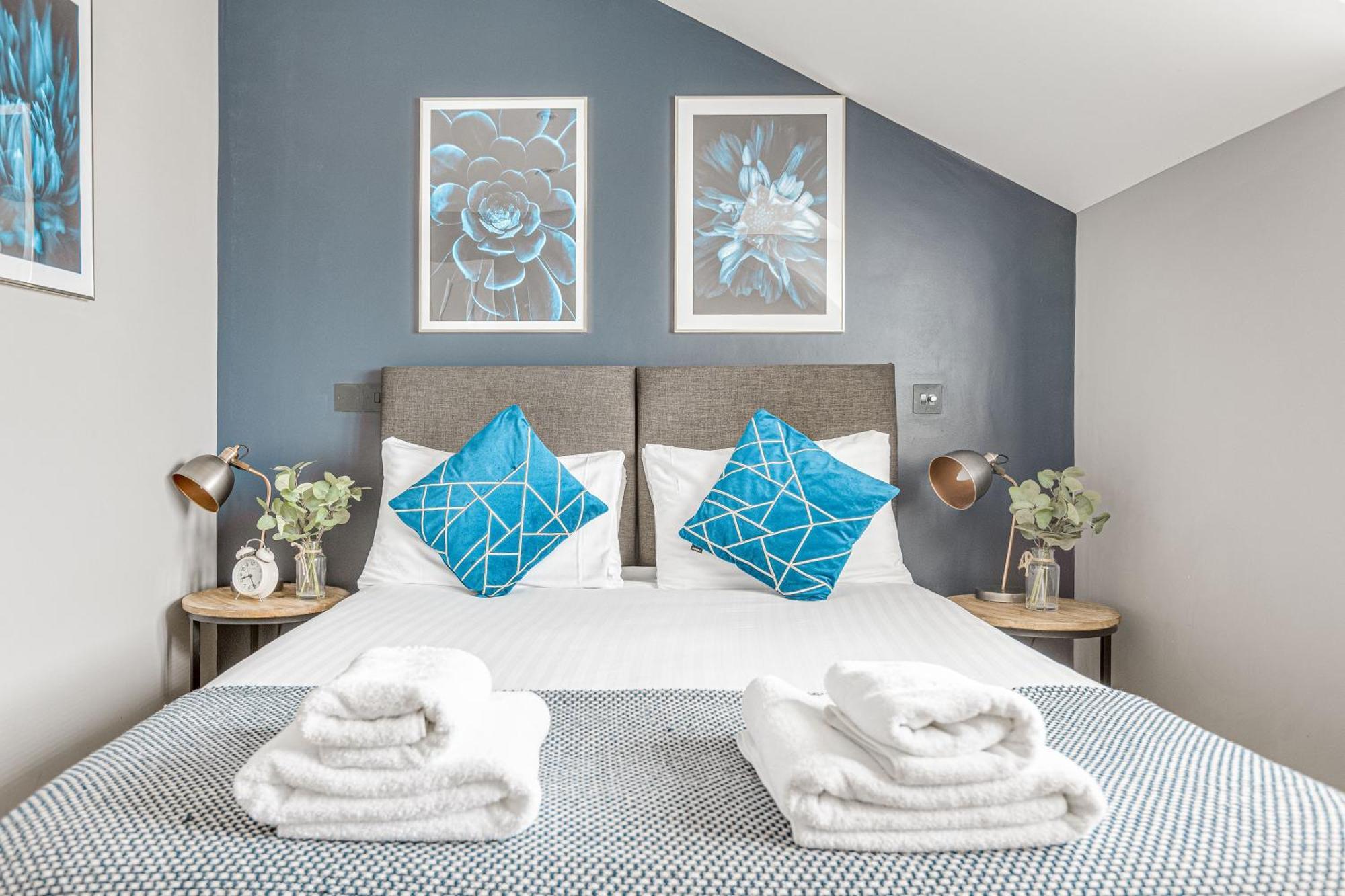 Stylish 1 Bed Apt , Central , Pkg, Perfect For Long Stays ايجهام المظهر الخارجي الصورة
